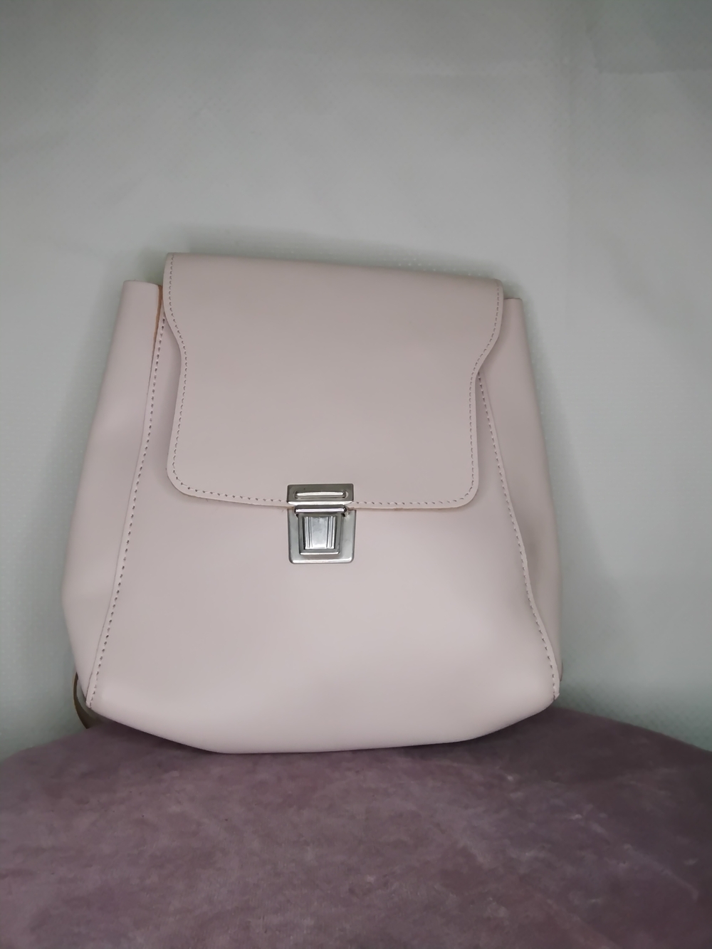 Compact Pale Pink Women's Backpack with Silver Clasp